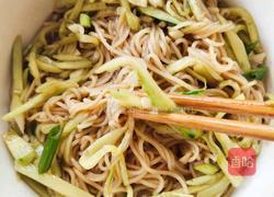 快手凉拌面的做法图解3