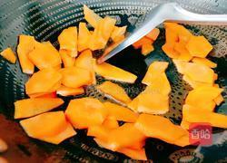 胡萝卜炒山药的做法图解5