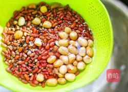 奶香红豆薏米杂粮粥的做法图解3