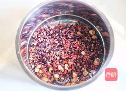 奶香红豆薏米杂粮粥的做法图解4