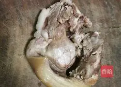 Illustration of how to make cold pork head 1