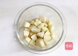 冰糖炖雪梨玉米的做法图解2