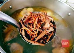 黄花菜虫草花炖鸡汤的做法图解8