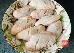 这是什么神仙美味，咸蛋黄鸡翅也太好吃了吧的做法图解1