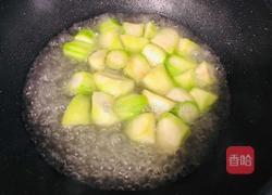 金黄鲜美的丝瓜鸡蛋菌菇汤，简单又低脂，全家都喜欢的做法图解7