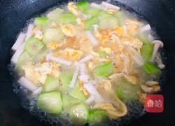 金黄鲜美的丝瓜鸡蛋菌菇汤,简单又低脂,全家都喜欢的做法图解10