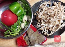 鸭肝菌汤面的做法图解1