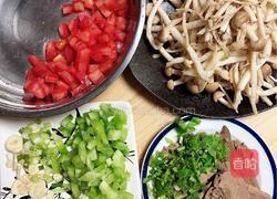 鸭肝菌汤面的做法图解2