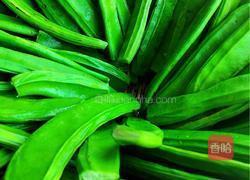 湖南刀豆剁椒酱的做法图解1