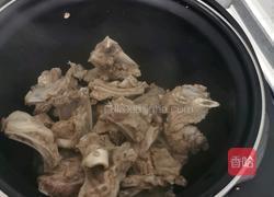 白萝卜炖羊排的做法图解3