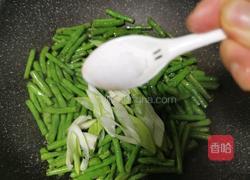 豇豆炒肉的做法图解13