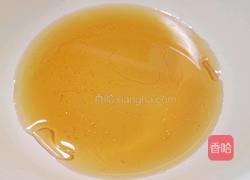 广式莲蓉蛋黄月饼的做法图解3