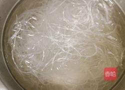 包菜粉丝煲的做法图解2