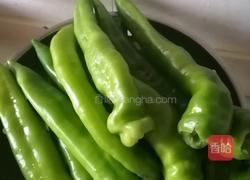 虎皮尖椒的做法图解1