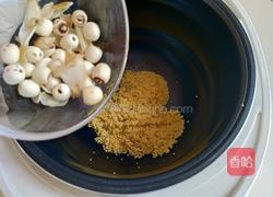 莲子百合小米粥的做法图解5