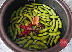 盐水毛豆这样做，简单美味，刷剧宵夜必备的做法图解4