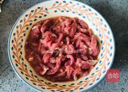 多做一步,牛柳又滑又嫩,味美多汁的青椒牛柳的做法图解1