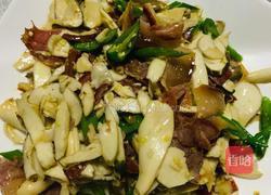 老火腿炒鸡枞的做法图解3