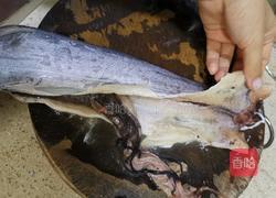 酸甜带鱼的做法图解2