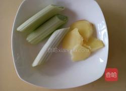 莲藕玉米排骨汤的做法图解4