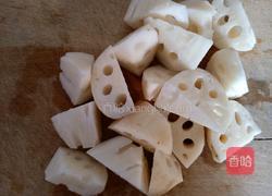 莲藕玉米排骨汤的做法图解5