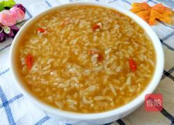 红糖枸杞糯米粥的做法图解1