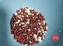 红豆薏米莲子汤的做法图解4