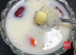 美容养颜《桃胶皂角米雪燕百合莲子银耳羹》的做法图解7