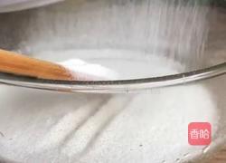 莲蓉肉松馅广式月饼的做法图解3