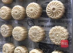 莲蓉肉松馅广式月饼的做法图解18