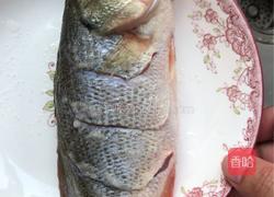 糖醋鲈鱼的做法图解1