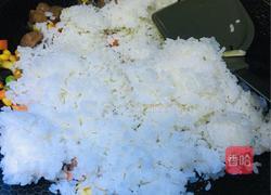 牛肉丁玉米粒蛋炒饭的做法图解12