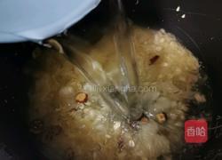 红枣麦片银耳粥的做法图解7