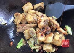 麻辣干煸鱼块的做法图解15