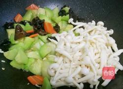丝瓜木耳菌菇汤的做法图解8