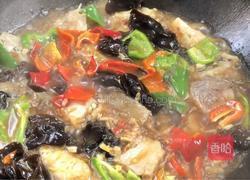 双椒鱼块的做法图解11