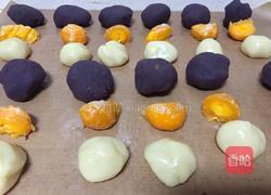 广式豆沙蛋黄月饼的做法图解6