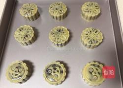 广式豆沙蛋黄月饼的做法图解11