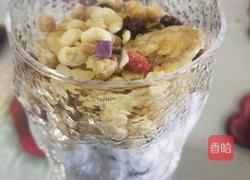 水果谷物酸奶杯的做法图解3