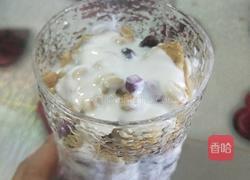水果谷物酸奶杯的做法图解4