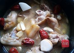 猪蹄浓汤的做法图解4