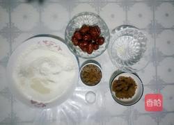 无油红糖红枣面包的做法图解1