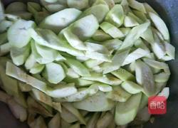 秋季养生丝瓜蛋花汤的做法图解3