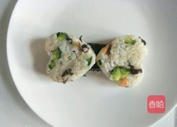 蝴蝶结碧根果饭团的做法图解7
