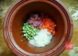青豆胡萝卜肉片粥的做法图解3