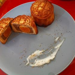 莲蓉蛋黄月饼的做法[图]