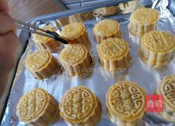 莲蓉蛋黄月饼的做法图解10