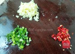 凉拌皮蛋的做法图解2