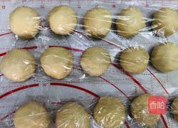 酥到掉渣的豆沙蛋黄酥,你要来一个吗?的做法图解11