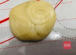 酥到掉渣的豆沙蛋黄酥，你要来一个吗？的做法图解15